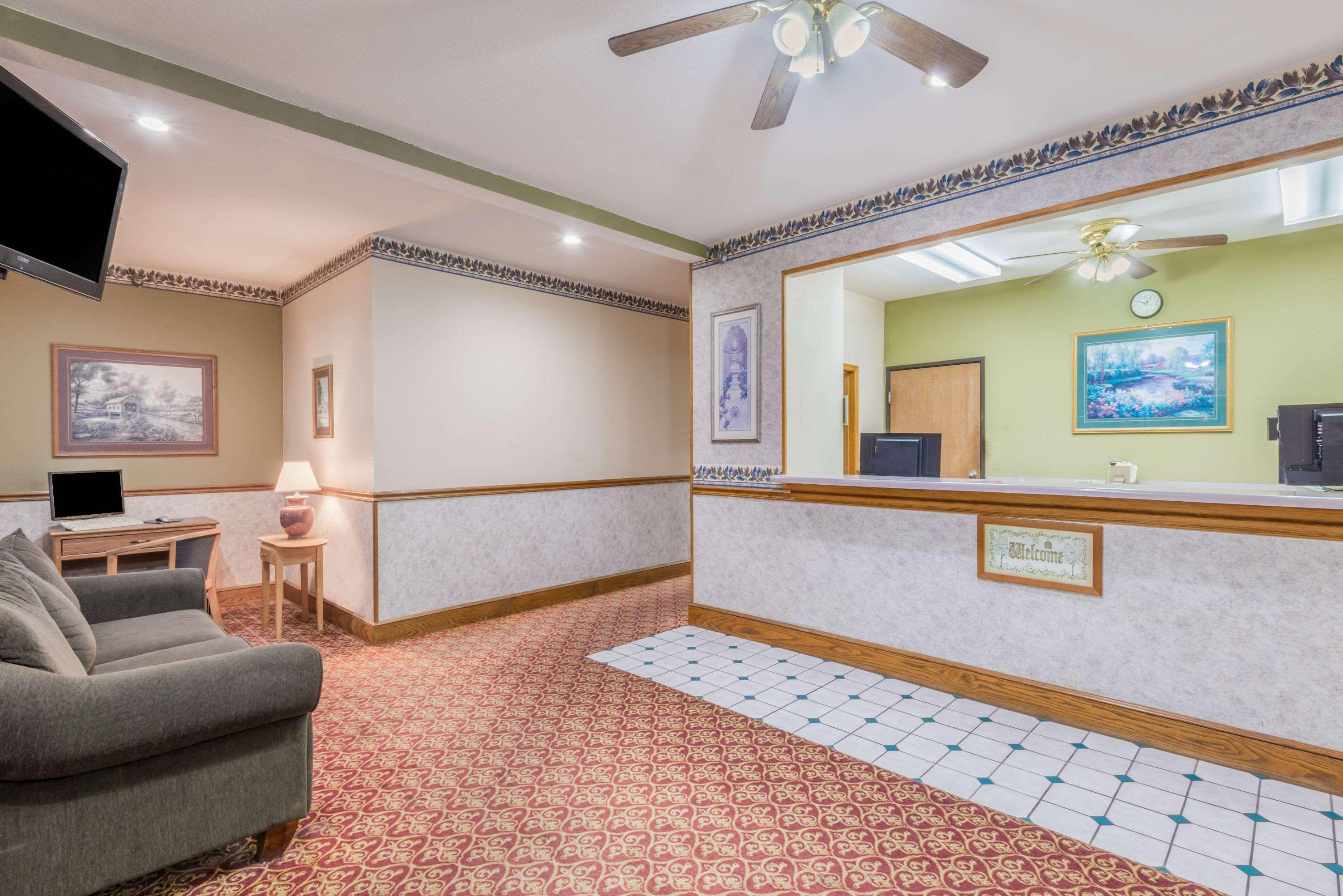 Super 8 By Wyndham Platte City Kansas City Area Exterior foto